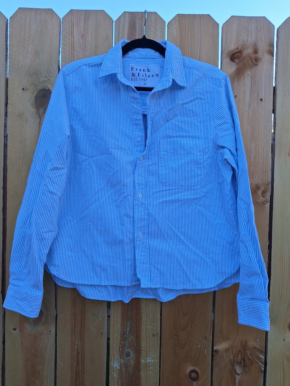 Frank & Eileen Silvio Blue and White Striped Cotton Button-Down Shirt Size Small